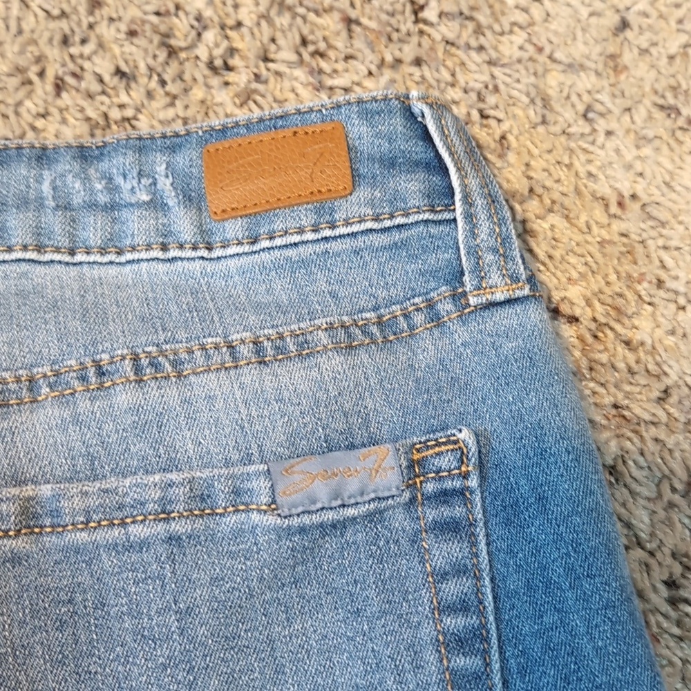 Seven 7 Frayed Weekend Denim Light Wash Distressed Shorts SZ 12 - Picture 9 of 13